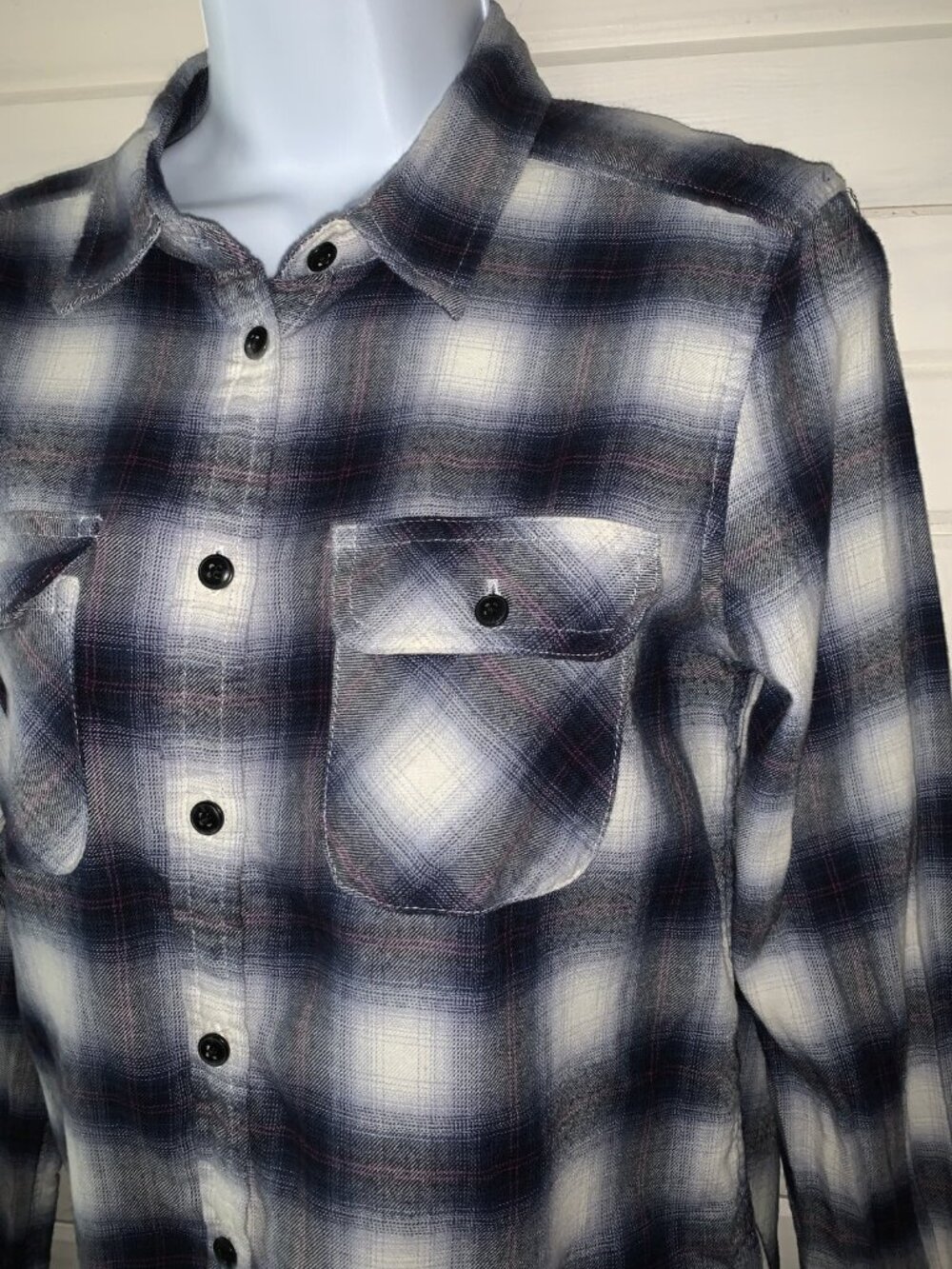 American Eagle Sz SMALL Soft Flannel Shirt 100% Cotton Pockets VGUC